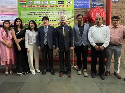 Adopting Carbon Net-Zero and Social Contribution through Paperless Publishing: Arasoft's Initiative in New Delhi