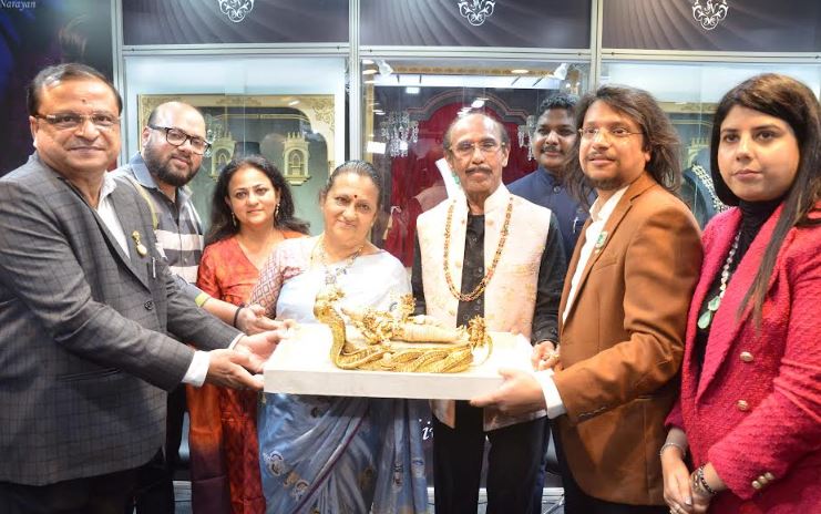 Shiv Narayan Jewellers Unveils a Majestic Masterpiece 'Shri Ananth Padmanabhaswamy' at IIJS 2023