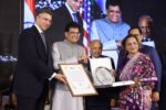 Dr. Bina Modi Felicitated with "Woman Icon of the Year" Award by Mr Piyush Goyal, Hon&apos;ble Minister for Commerce and Industry, Government of India